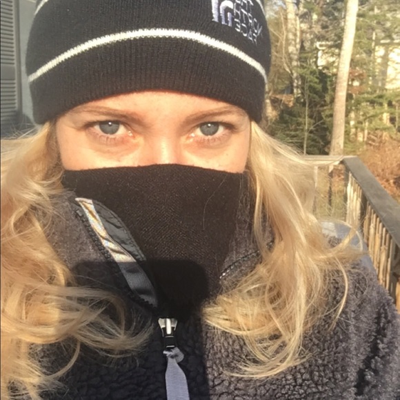 Profile Picture of Larae Iverson (@minxi25) on Poshmark