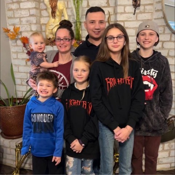 Profile Picture of Lauren Castellow (@lolipopmadness) on Poshmark