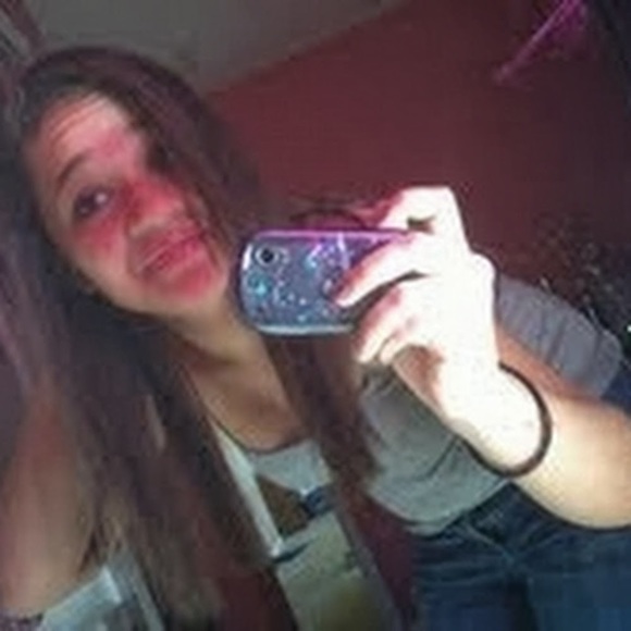 Profile Picture of Taylona Rizzuto (@tayyhunn) on Poshmark