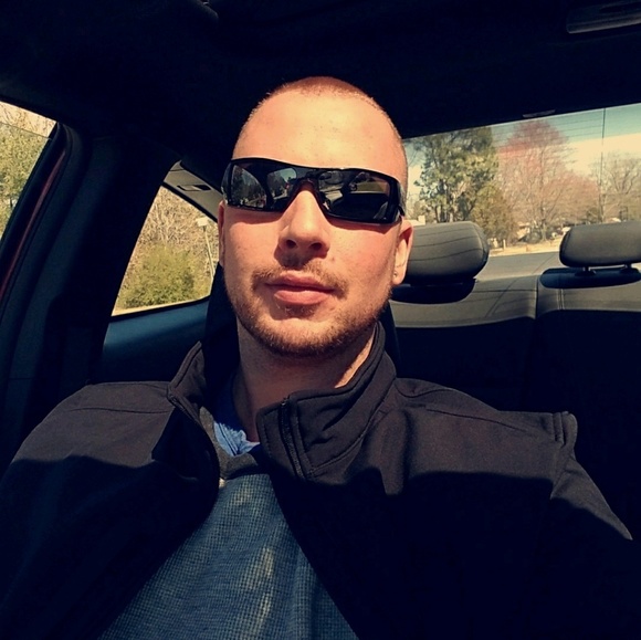 Profile Picture of Matt Sheridan (@matttwelve) on Poshmark