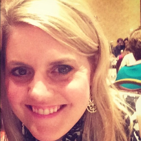 Profile Picture of Lauren Smith (@texaslu) on Poshmark