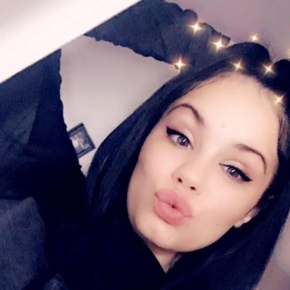 Profile Picture of Ashley Jimenez (@ashleyjimene397) on Poshmark