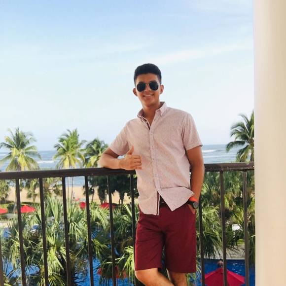 Profile Picture of Kevin Guardado (@kevarielg) on Poshmark