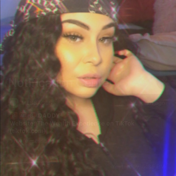Profile Picture of Alexia Bencomo (@jacintabencomo) on Poshmark