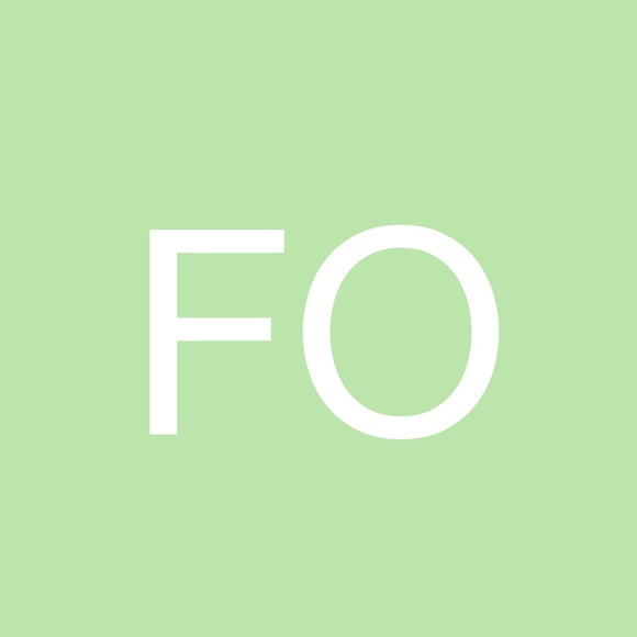 Profile Picture of Farhia Omar (@farhiao) on Poshmark