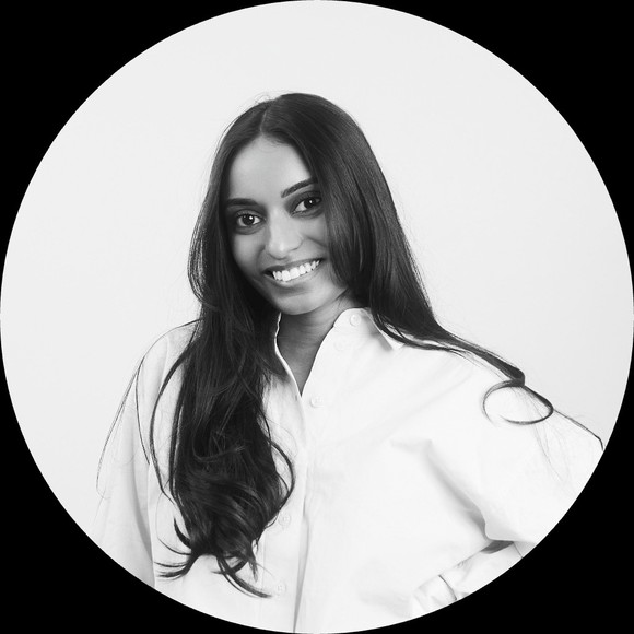 Profile Picture of Julia Pringle (@juliaapringle) on Poshmark