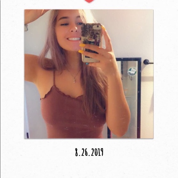 Profile Picture of Michaela Clough (@michaelaclough) on Poshmark