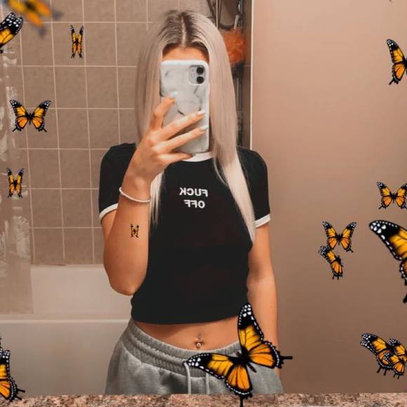 Profile Picture of Kassandra Deriu (@deriukassandra) on Poshmark