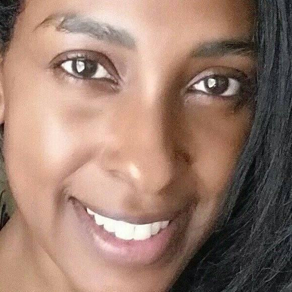 Profile Picture of Sando Thomas (@clarksyn) on Poshmark