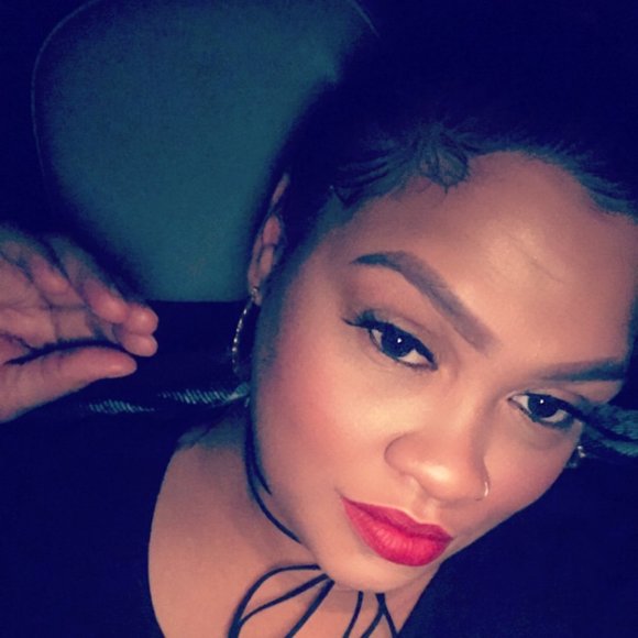 Profile Picture of Aleece Bowser (@aleeceb04) on Poshmark