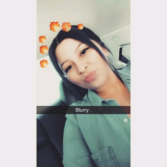 Profile Picture of Lizeth Sanchez (@lizethh558) on Poshmark