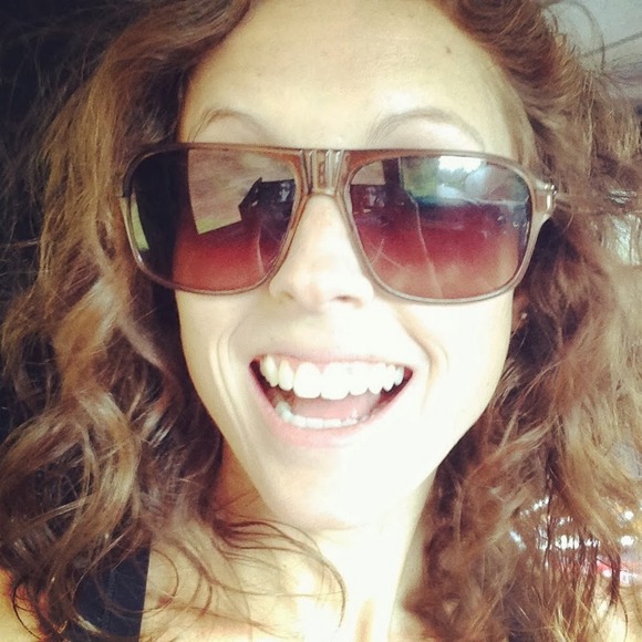 Profile Picture of Samantha Kellgren (@sjkellgren) on Poshmark