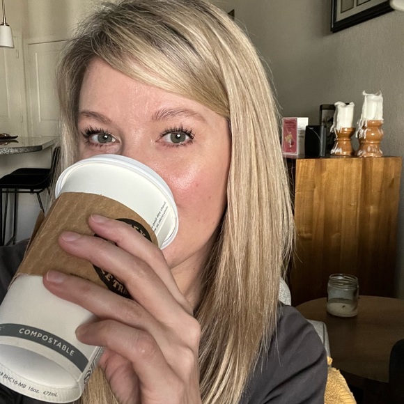 Profile Picture of Stephanie Gawronski (@smgawronski) on Poshmark