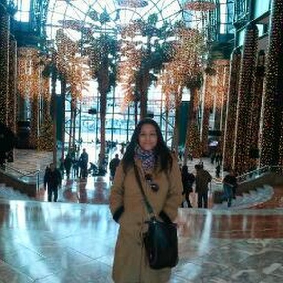 Profile Picture of Nancy Corona (@cornflakeswoman) on Poshmark