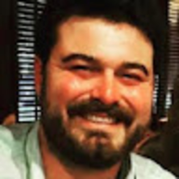 Profile Picture of Daniel Hays (@daniel_hays) on Poshmark