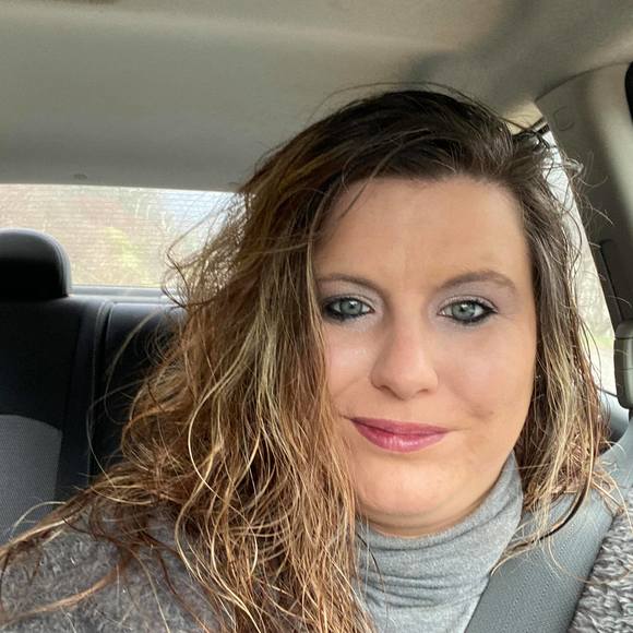 Profile Picture of Christina Hudnall (@c_hudnall) on Poshmark