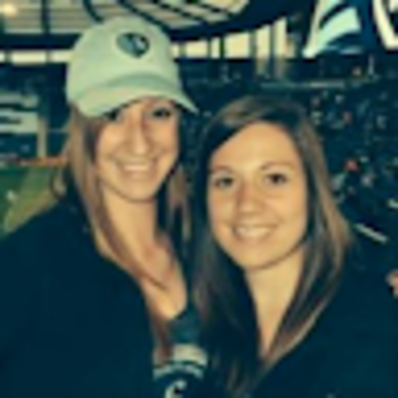 Profile Picture of Kari Fornelli (@karifornelli) on Poshmark