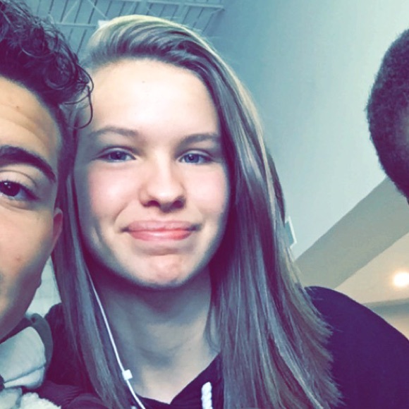 Profile Picture of Abbey Neetz (@abbey123457) on Poshmark