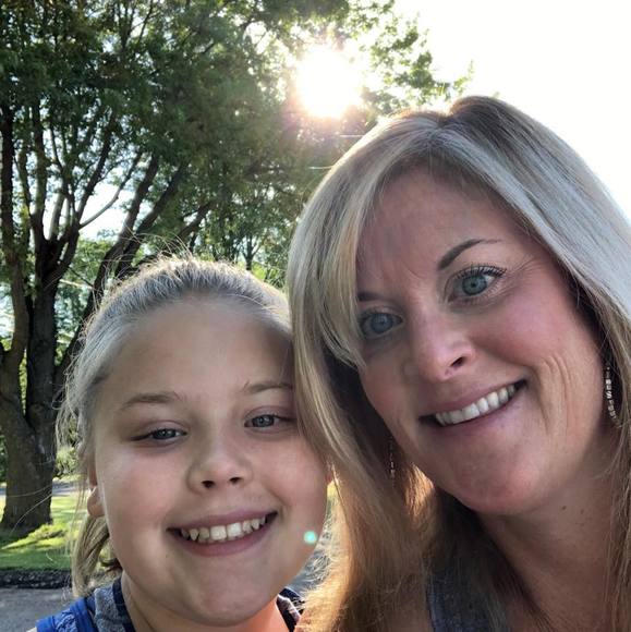 Profile Picture of Jenessa Gerling (@marathoner8) on Poshmark