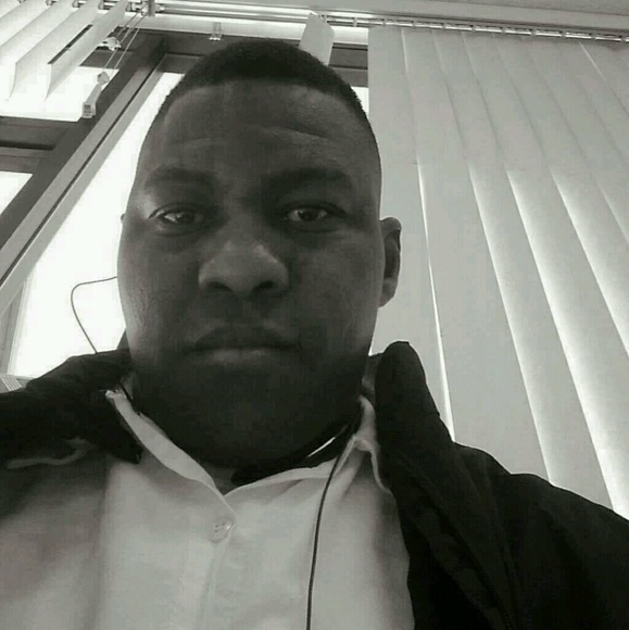 Profile Picture of Delande Osne (@delande0) on Poshmark