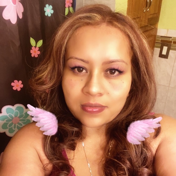 Profile Picture of Silva Silva (@nelsy82) on Poshmark