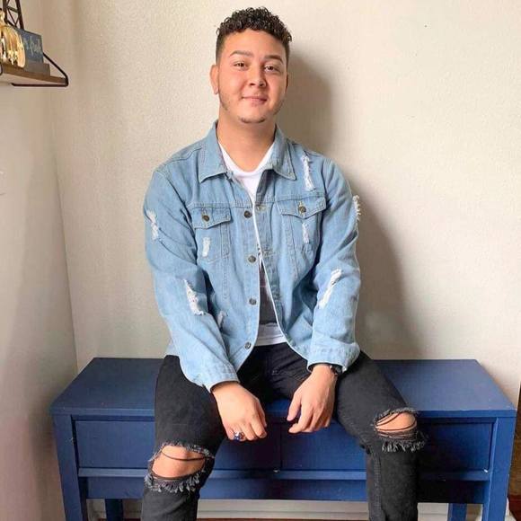 Profile Picture of Jeremy Noe roman (@noejeremy) on Poshmark