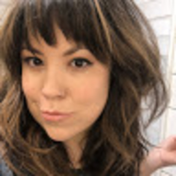 Andie Gussenhoven - Poshmark Profile Picture of Andie Gussenhoven (@agussenhoven) on Poshmark