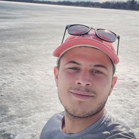 Profile Picture of Ghassan Hussen (@ghassanhussen) on Poshmark