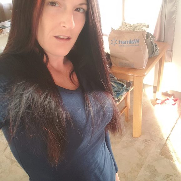 Profile Picture of Lisa Pinchott (@lisalarsen1095) on Poshmark