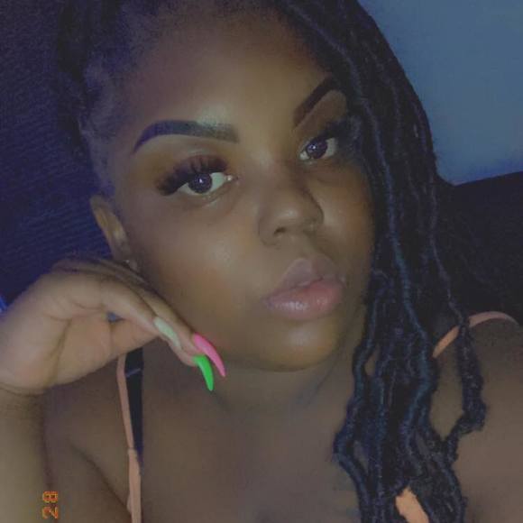 Profile Picture of Tondalear Ashe (@fyeasslea) on Poshmark