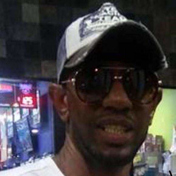 Profile Picture of Chris Wyatt (@chrisjr76) on Poshmark