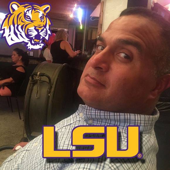 Profile Picture of George Ruiz (@cusin_gr) on Poshmark