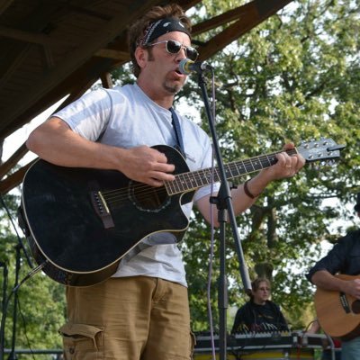 Profile Picture of Eric Brault (@ericbromusic) on Twitter