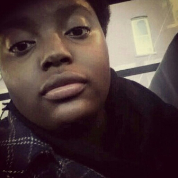 Ariel Johns - Poshmark Profile Picture of Ariel Johns (@arieljohns21) on Poshmark