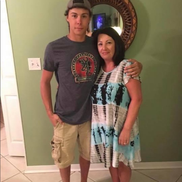 Profile Picture of Shelly Harding (@shelly_harding) on Poshmark