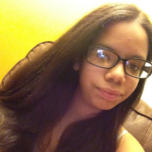 Profile Picture of Janet Aviles (@kukusa01) on Poshmark