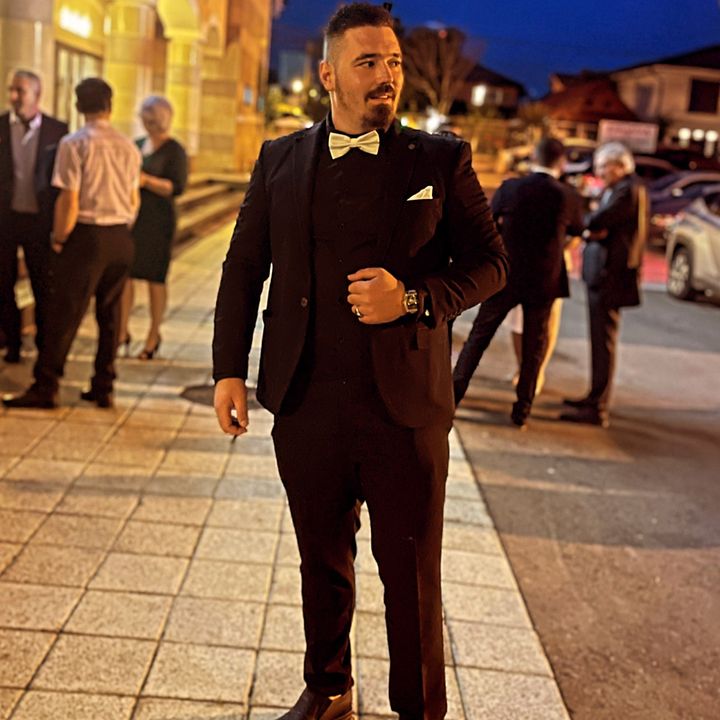 Profile Picture of 𝕴𝖆𝖓𝖎 (@iani.costin) on Tiktok