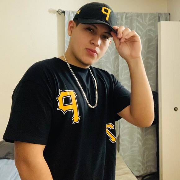 Jefferson joshua Llanos crespo - Poshmark Profile Picture of Jefferson joshua Llanos crespo (@jefferson593) on Poshmark