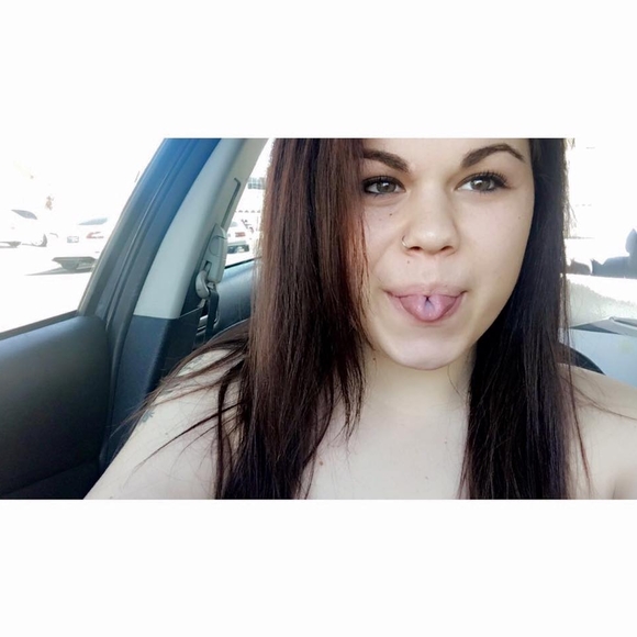 Profile Picture of Allie Frerking (@allieking7) on Poshmark