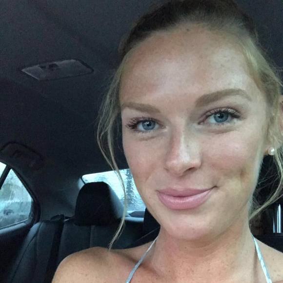 Profile Picture of Kati Foster (@kbushore) on Poshmark