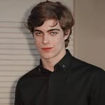 Profile Picture of Lorenzo Zurzolo (@Lorenzo-Zurzolo) on Facebook