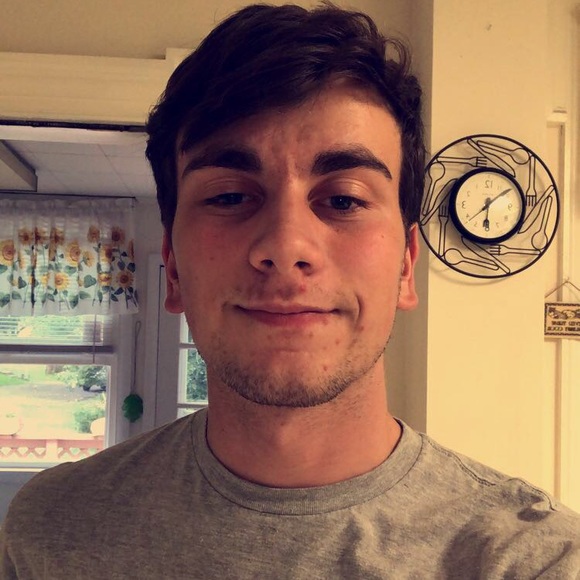 Profile Picture of Michael Dimondo (@mikedimondo23) on Poshmark