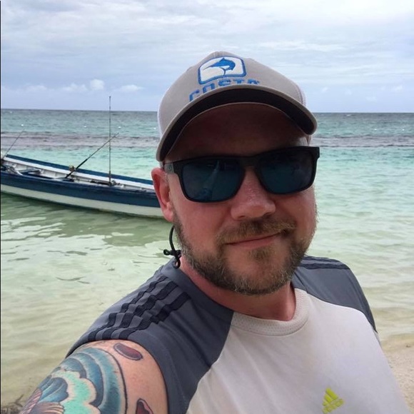 Profile Picture of Jason Bowmar (@jasonbowmar) on Poshmark