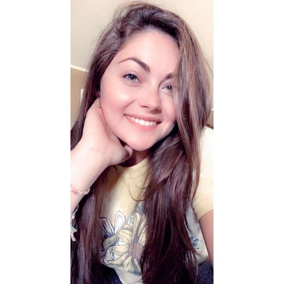 Profile Picture of Bobbie Offill (@jctb_7861) on Poshmark