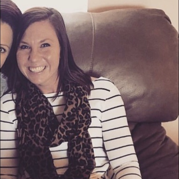 Profile Picture of Lisa Kuklinski (@lisa_karis) on Poshmark