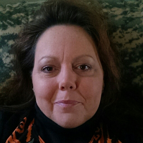 Profile Picture of Patty Gibson (@patty_gibson) on Poshmark