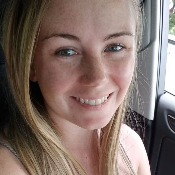 Profile Picture of Ashley Post (@apost92) on Poshmark