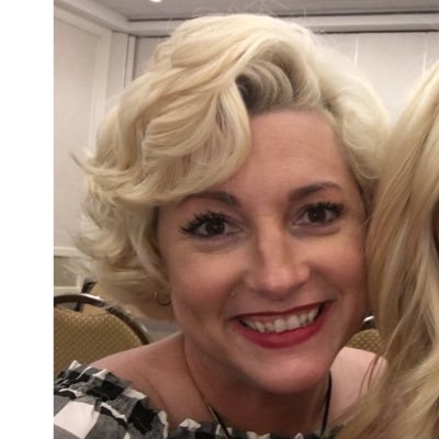 Profile Picture of Rebecca Alexander (@MrsAsecondgrade) on Twitter