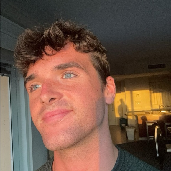 Profile Picture of Thomas Gleavy (@tommygleavy) on Poshmark