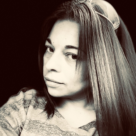 Profile Picture of Andrea Posey (@andreaposey1313) on Poshmark